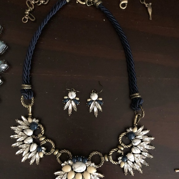 Chloe+Isabel Morning Star necklace + earrings GUC - Picture 3 of 4